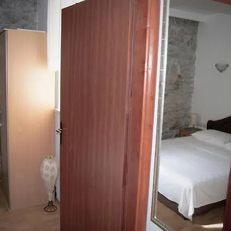 Vidi - Great Location Near Center *